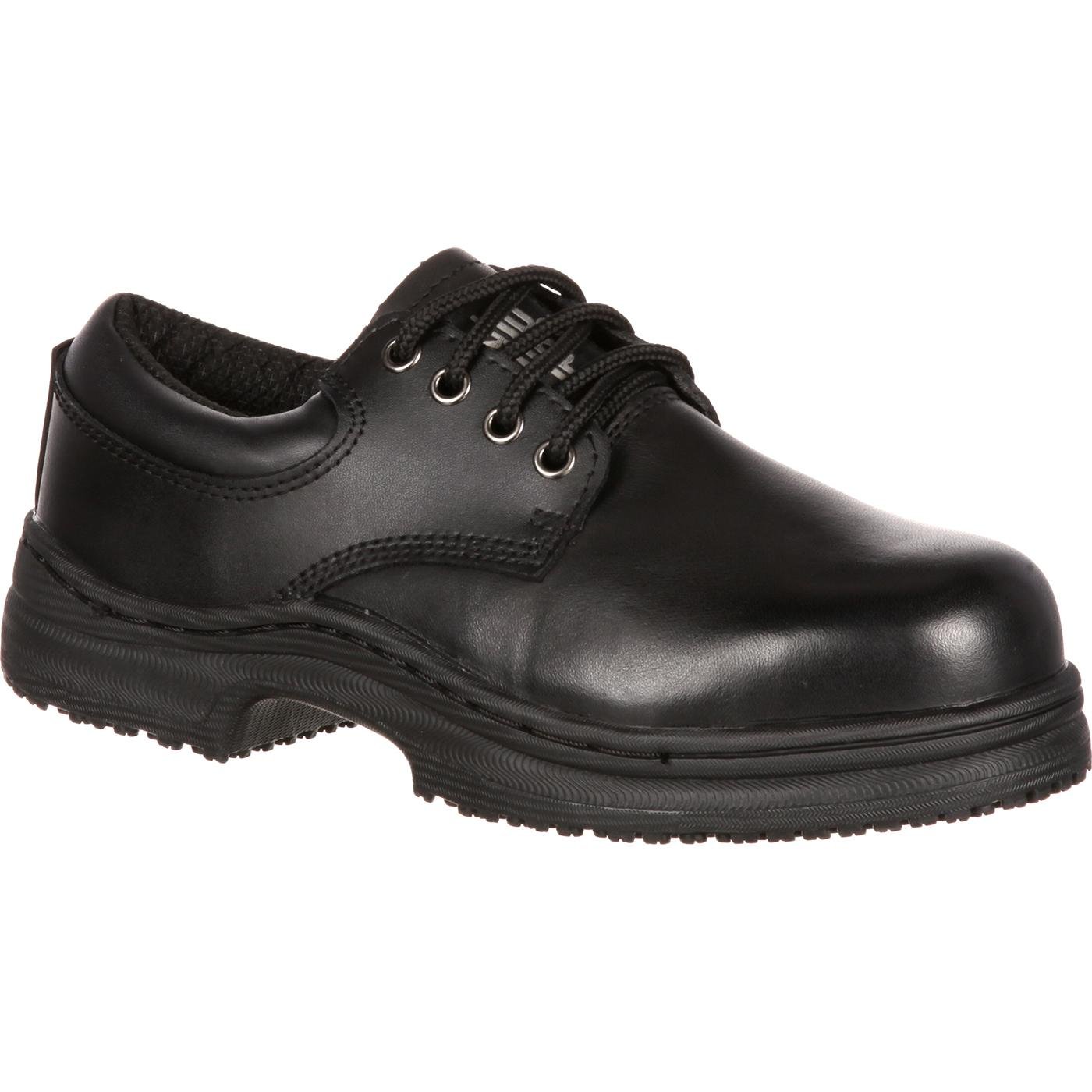 Slip resistant and hot sale steel toe shoes